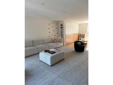 Welcome to this exceptional contemporary residence featuring 6 - photo 13