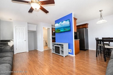 Welcome to this beautiful end-unit townhouse in the heart of - photo 13