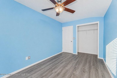 Welcome to this beautiful end-unit townhouse in the heart of - photo 28