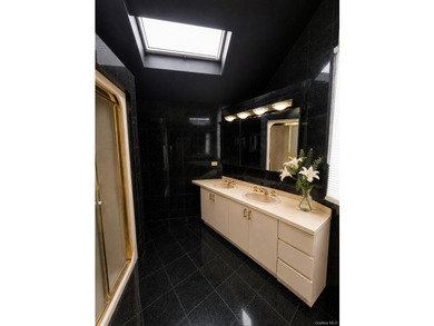 Welcome to this exceptional contemporary residence featuring 6 - photo 30