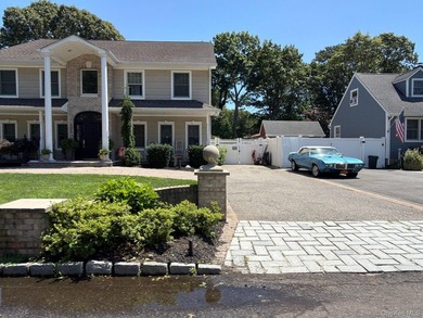This Colonial Style Home Features 5 Bedrooms, 3 Full Baths - photo 4