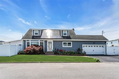 Welcome to this beautifully appointed four-bedroom - photo 1