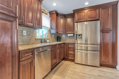 Welcome to this beautifully appointed four-bedroom - photo 7