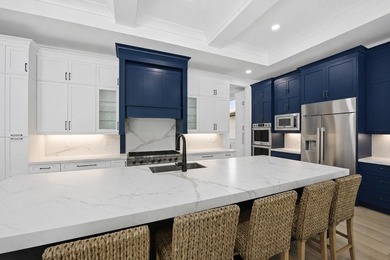 Beautifully upgraded newly built custom estate home located in - photo 8