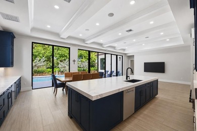 Beautifully upgraded newly built custom estate home located in - photo 10