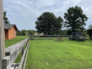 House with a barn and 2.90 Acres!! Fenced property and a small - photo 8