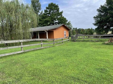 House with a barn and 2.90 Acres!! Fenced property and a small - photo 9