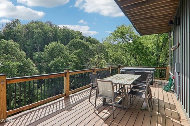 Beautifully appointed, nearly new 3BR, 4BA mountain modern cabin - photo 31