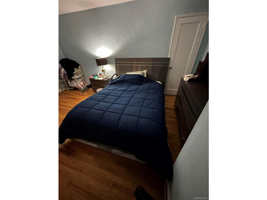 Welcome to this bright and spacious 1 bedroom, 1 bath co-op - photo 6