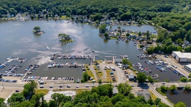 FORMER MOTEL DIRECTLY ACROSS THE STREET FROM ICONIC LAKE - photo 3
