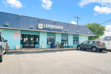 Commercial building for sale! Fantastic location with high