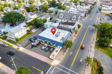 Commercial building for sale! Fantastic location with high