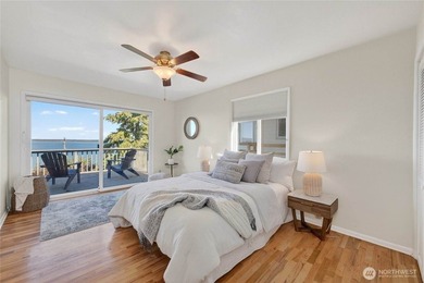 Perched on a quiet South Hill lane, this timeless Mid-Century - photo 15