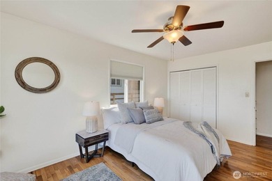 Perched on a quiet South Hill lane, this timeless Mid-Century - photo 16