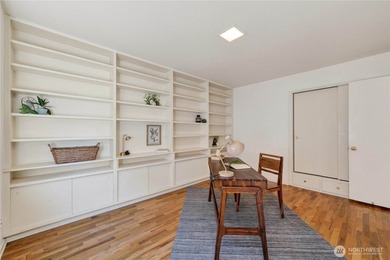 Perched on a quiet South Hill lane, this timeless Mid-Century - photo 18