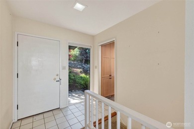 Perched on a quiet South Hill lane, this timeless Mid-Century - photo 20