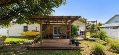 This well-maintained 3-bedroom, 2-bath home offers a bright - photo 21