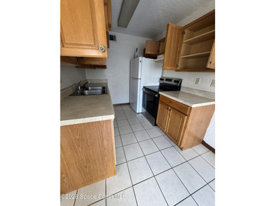 Beautiful quadplex with long-term tenants. The building is very - photo 22