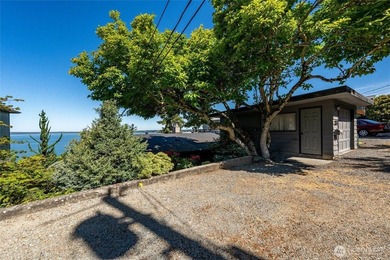 Perched on a quiet South Hill lane, this timeless Mid-Century - photo 28