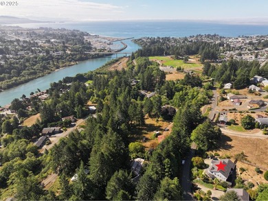 Magnificent custom home located right in town, thoughtfully - photo 31