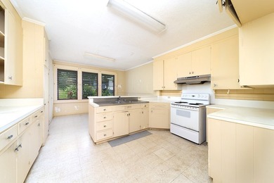 Large home with old charm and ocean views. A multi level home is - photo 5