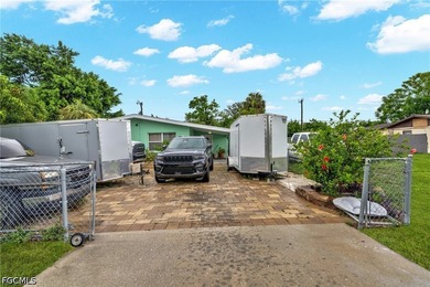 Welcome to 1847 Maple Dr, Fort Myers, FL 33907-a beautifully - photo 3