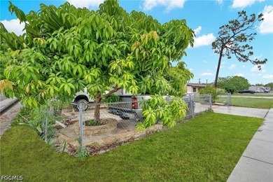 Welcome to 1847 Maple Dr, Fort Myers, FL 33907-a beautifully - photo 5