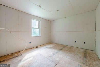 Investor special near Lake Allatoona! This single-story home on - photo 12