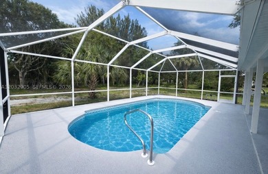 Beautifully renovated 3BR/2BA home with a 3-car garage and - photo 12