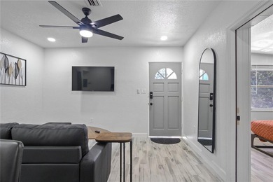 Great opportunity for this duplex in a prime location.
The - photo 25