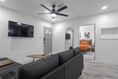 Great opportunity for this duplex in a prime location.
The - photo 27