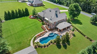 Beaver Lake Home For Sale in Lowell Arkansas