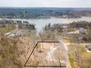 Lake Lot For Sale in Hillsboro, Missouri