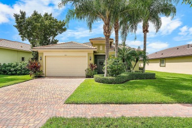 (private lake, pond, creek) Home For Sale in Delray Beach Florida