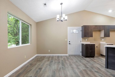 Move-in ready 3BR/3BA ranch in Kirbyville, approx. 1,800 SF, all - photo 5