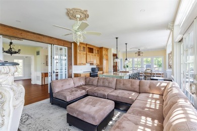 Elegant Montauk Retreat With Sunset Water Views. Privately set - photo 19