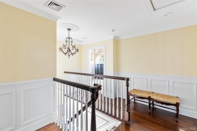 Elegant Montauk Retreat With Sunset Water Views. Privately set - photo 22