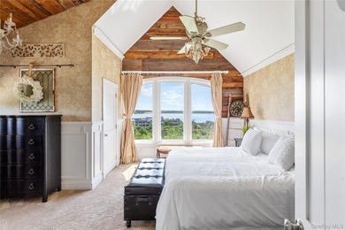 Elegant Montauk Retreat With Sunset Water Views. Privately set - photo 23