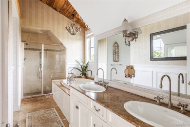 Elegant Montauk Retreat With Sunset Water Views. Privately set - photo 25