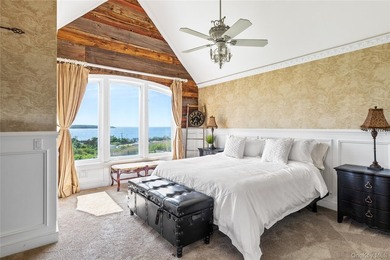 Elegant Montauk Retreat With Sunset Water Views. Privately set - photo 32