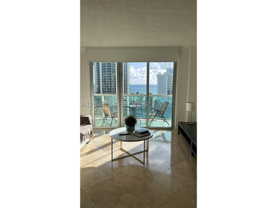 Beautiful 1 bed and one and a half bath, upgraded unit , Awesome - photo 8