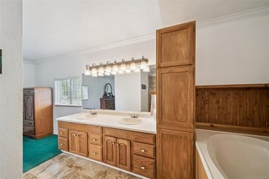 Beautiful 1 owner home on well groomed acreage complete with - photo 20