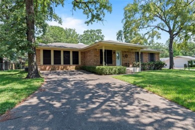 Located in the sought-after subdivision of Spanish Shores, just - Lake Home For Sale in Mabank, Texas
