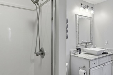 Located on coveted Holiday Isle, this fully furnished - photo 22