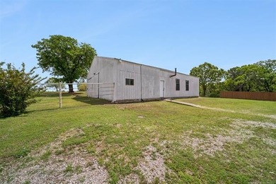 Beautiful 1 owner home on well groomed acreage complete with - photo 32