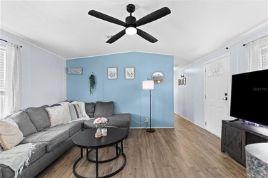 Beautiful and cozy 3-bedroom mobile home located in the highly - photo 3
