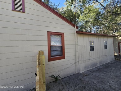 This 1203 square foot single family home has 3 bedrooms and 1.0 - photo 6