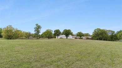 Beautiful 1 owner home on well groomed acreage complete with - photo 38