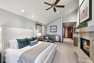 Sierra Shores Lakefront!This 3/4-share luxury townhome offers a - photo 49