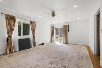 Welcome to this beautifully renovated 4-bedroom, 3-bathroom home - photo 14